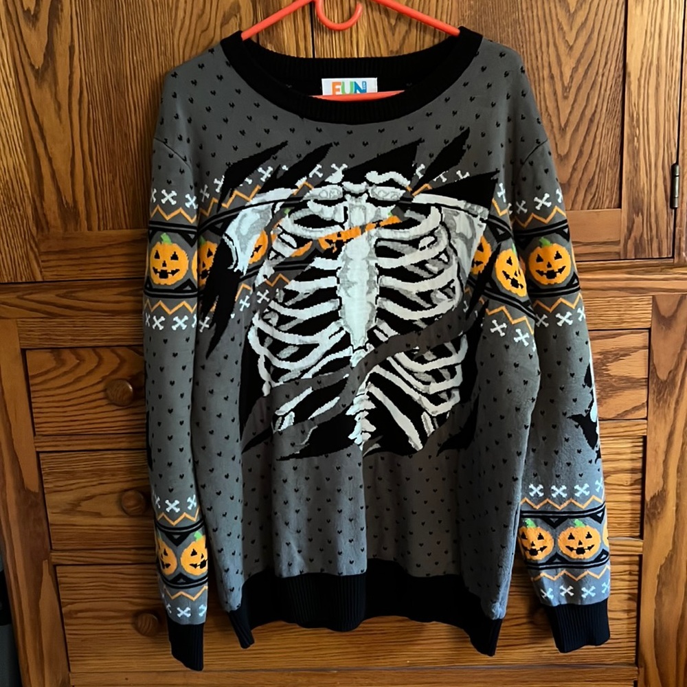 Halloween crew neck sweater